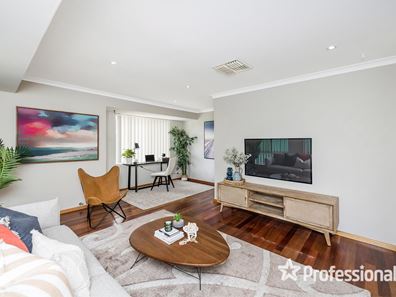 8 Peacock Green, Ballajura WA 6066