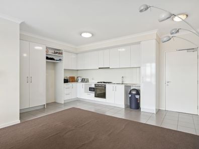 207/25 Malata Crescent, Success WA 6164