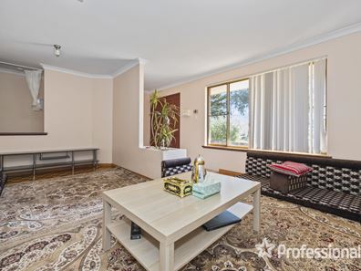 4 Bresnahan Place, Marangaroo WA 6064