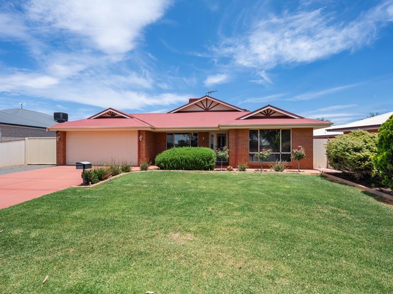 7 Hart Kerspien Drive, Broadwood