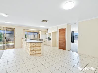 26 Kingfisher Drive, Halls Head WA 6210