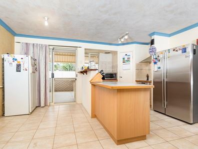 19 Tallarook Way, Waggrakine WA 6530