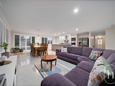 8 Redbank Drive, Ellenbrook WA 6069