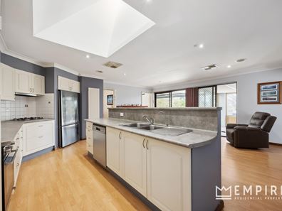 12 Kirby Way, Samson WA 6163