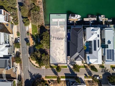 1 Chelydra Point, North Coogee WA 6163