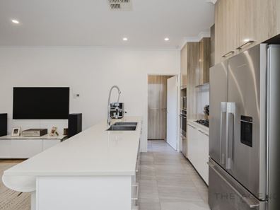 198B Edinboro Street, Joondanna WA 6060