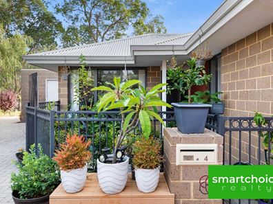 4/3 Rushbrooke Drive, Wellard WA 6170