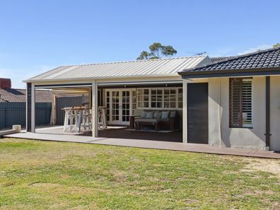 9 Buckingham Crescent, Kardinya WA 6163