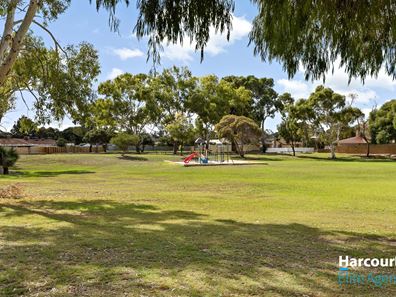 8 St Michaels Court, Cooloongup WA 6168