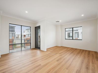 18 Colt Entrance, Cockburn Central WA 6164