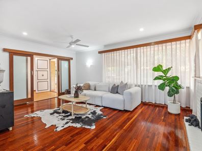 4 Lionel Road, Darlington WA 6070