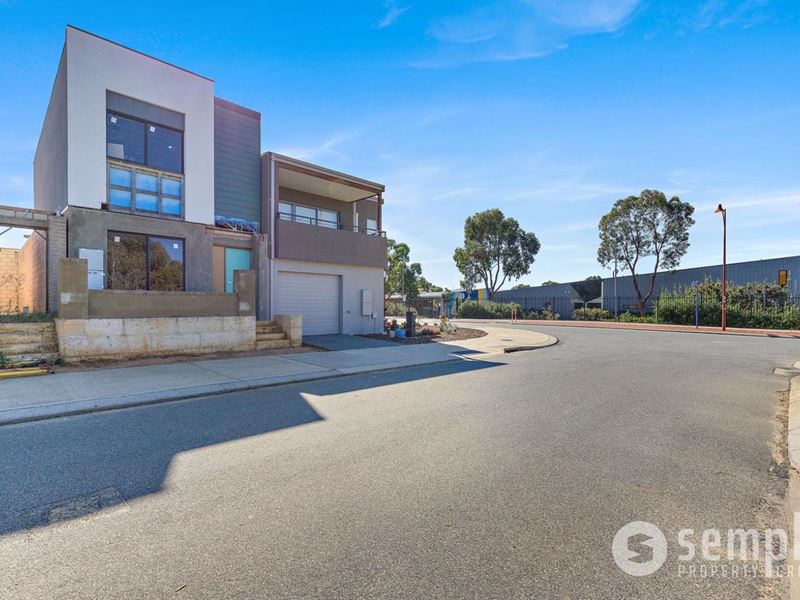 4 Handford Place, Orelia WA 6167