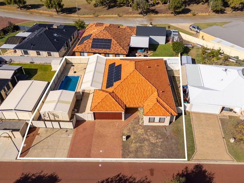 5 Zaragoza Drive, Port Kennedy WA 6172
