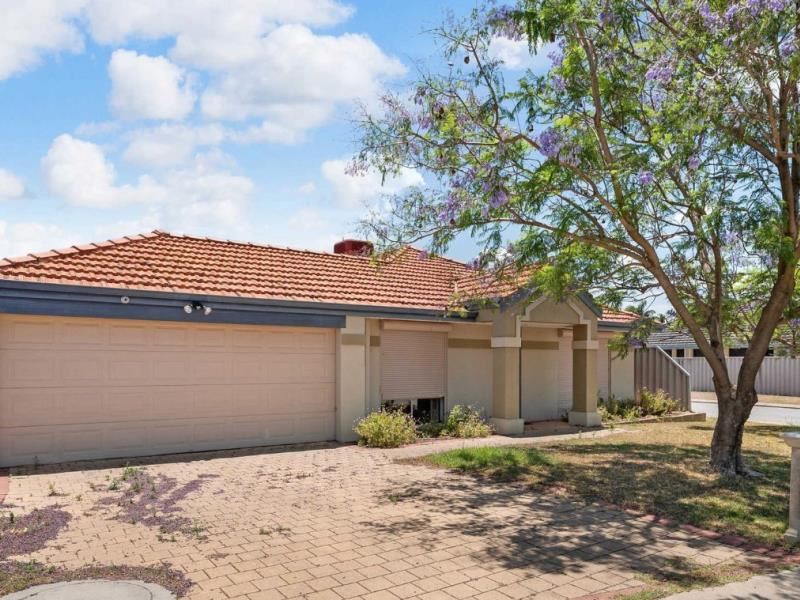 17 Ralphs Street, Seville Grove WA 6112