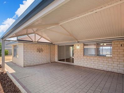 17 Ralphs Street, Seville Grove WA 6112