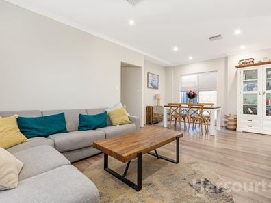15 Malbec Court, Pearsall WA 6065