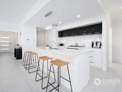 67 Coogee Road, Lake Coogee WA 6166