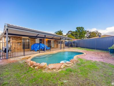 4 Guinivere Way, Camillo WA 6111