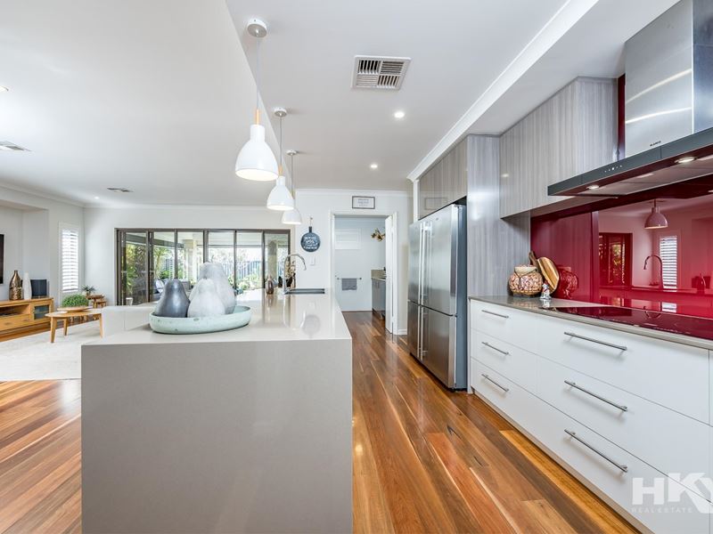 12 Magos Way, Aveley WA 6069