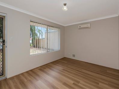 15 Giles Place, Waikiki WA 6169