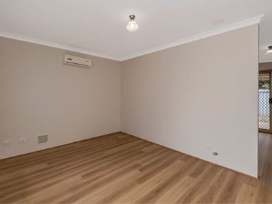 15 Giles Place, Waikiki WA 6169