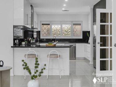 5 Winston Way, Madeley WA 6065