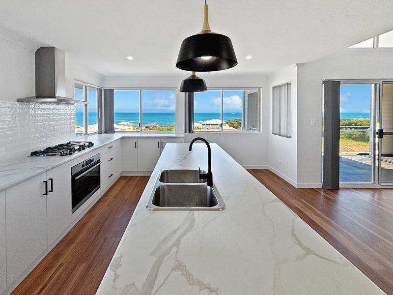 4 Oceanside Boulevard, Dongara WA 6525