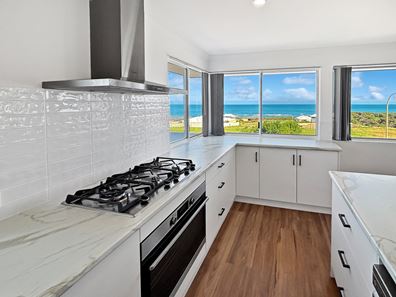 4 Oceanside Boulevard, Dongara WA 6525