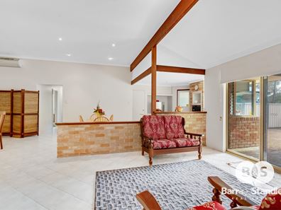 10 Windward Road, Leschenault WA 6233