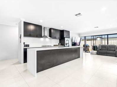 29 Lustre Road, Bennett Springs WA 6063