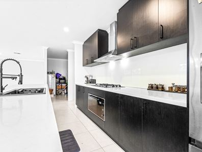 29 Lustre Road, Bennett Springs WA 6063