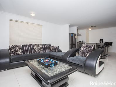 15 Crossley Road, Midvale WA 6056