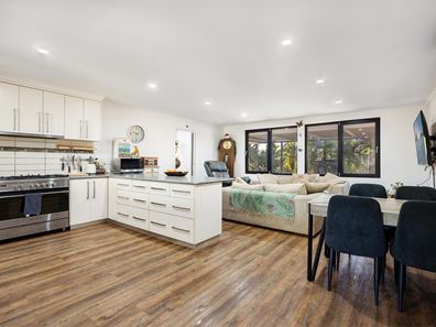 5 Robe Crescent, Dampier WA 6713
