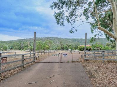 547 South Western Highway, Byford WA 6122