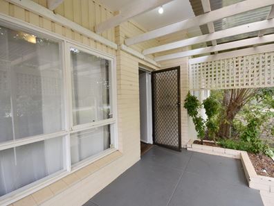 16 Banyard Avenue, Kelmscott WA 6111
