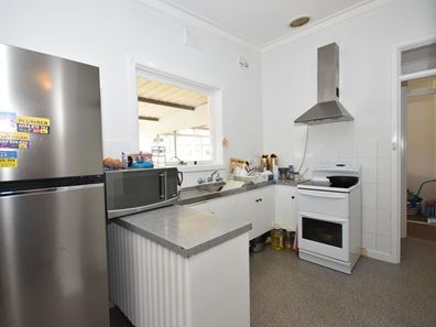 16 Banyard Avenue, Kelmscott WA 6111