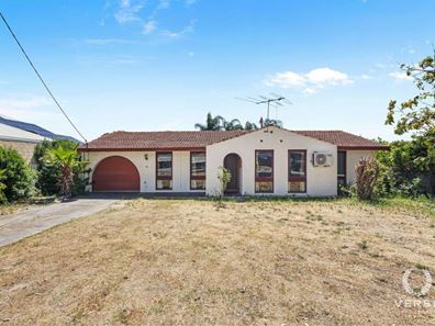 29 Longhurst Way, Queens Park WA 6107