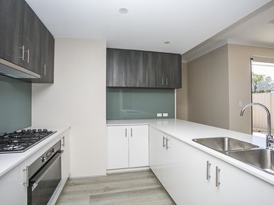 4/18 Brooks Street, Kalamunda WA 6076