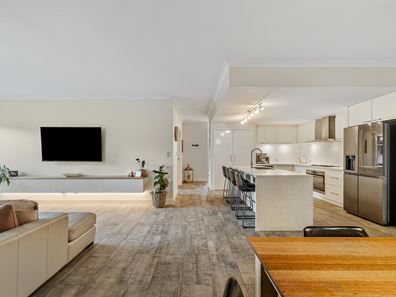 7 Dowerin Circuit, Lakelands WA 6180