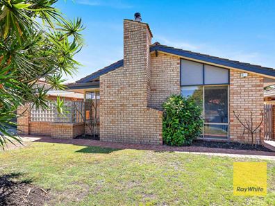 29 Forest Lakes Drive, Thornlie WA 6108