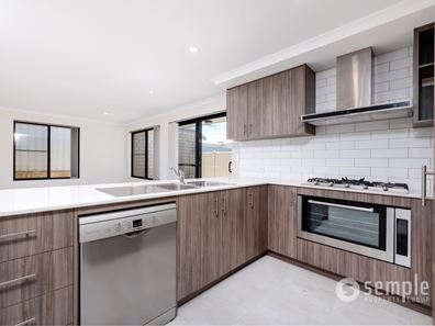 7/84 West Churchill Avenue, Lake Coogee WA 6166