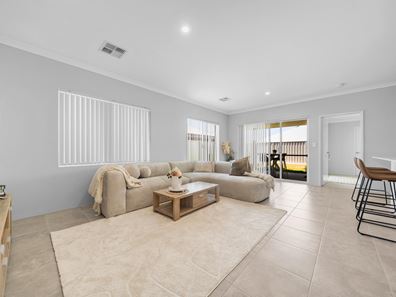 4 Hermanos Road, Brabham WA 6055