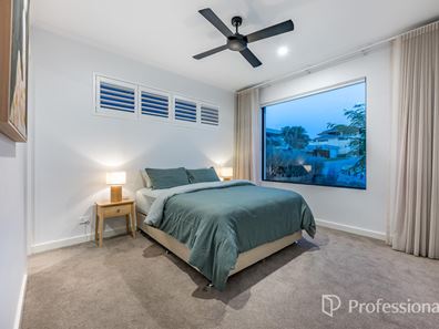 64 Mariners View, Mindarie WA 6030