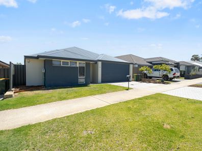 273 Lake Valley Drive, Lakelands WA 6180