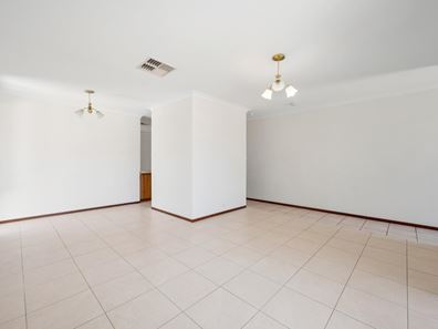 6 Barson Court, Thornlie WA 6108