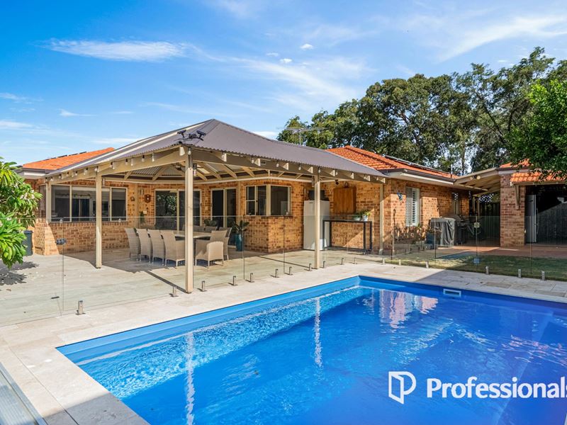 24 Robertson Court, Kingsley