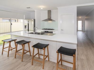 10 Chicago Way, Dunsborough WA 6281