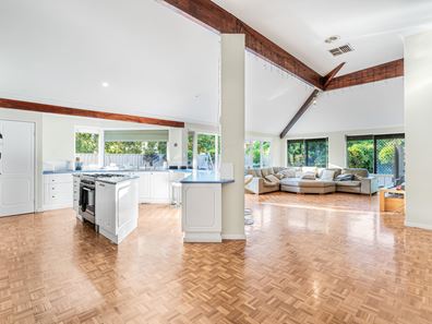 34 Davilak Avenue, Hamilton Hill WA 6163