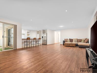 7 Angler Parade, Drummond Cove WA 6532
