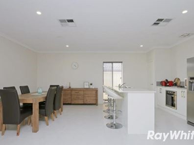 21 Payanna Grange, Lakelands WA 6180